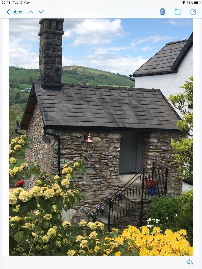 Hares Hideaway At Coed Moelfa Bed & Breakfast Corwen Exterior photo